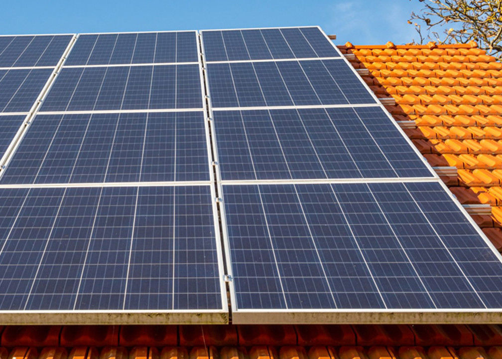 लिथियम आयन सोलर होम सिस्टम 10kw 20kw 30kw Pv पैनल सेट ऑफ ग्रिड सोलर पावर हाइब्रिड