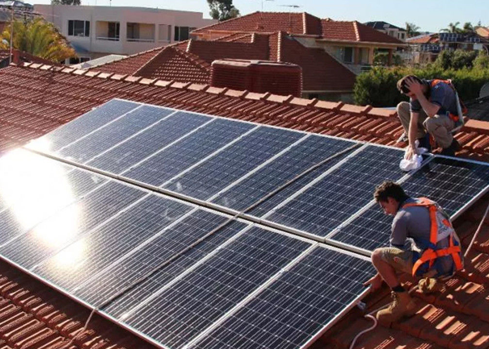 पीवी पैनलों के लिए 400W फ्लैट छत माउंटिंग सिस्टम सौर पीवी माउंटिंग घरेलू सौर ऊर्जा प्रणाली