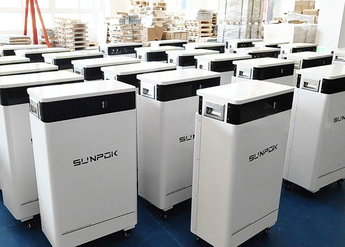सौर मंडल के लिए सर्वश्रेष्ठ बैटरी Sunpok 48v 200ah 300ah डीप साइकल लिथियम आयन बैटरी
