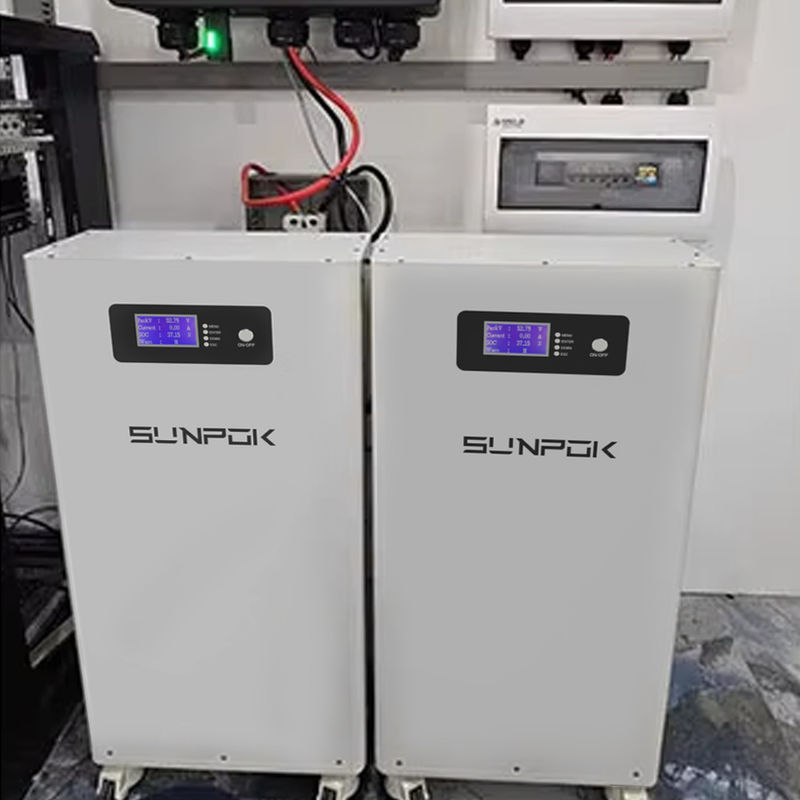 15KWh होम बैटरी पैक 51.2V 15kw लिथियम आयन बैटरी 300Ah LFP Lifepo4 48V सौर बैटरी घरेलू सौर ऊर्जा भंडारण