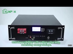 रैक पर लगी लिथियम बैटरी